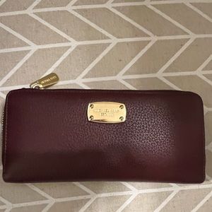 Michael Kors Leather Zip wallet